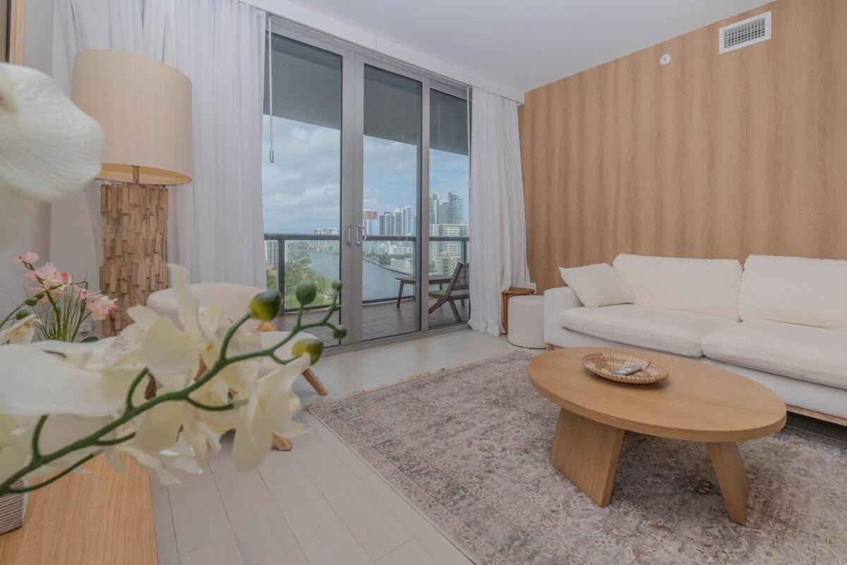 2B 2B Luxury Ocean Views Apt In Hallandale Beachアパートメント エクステリア 写真