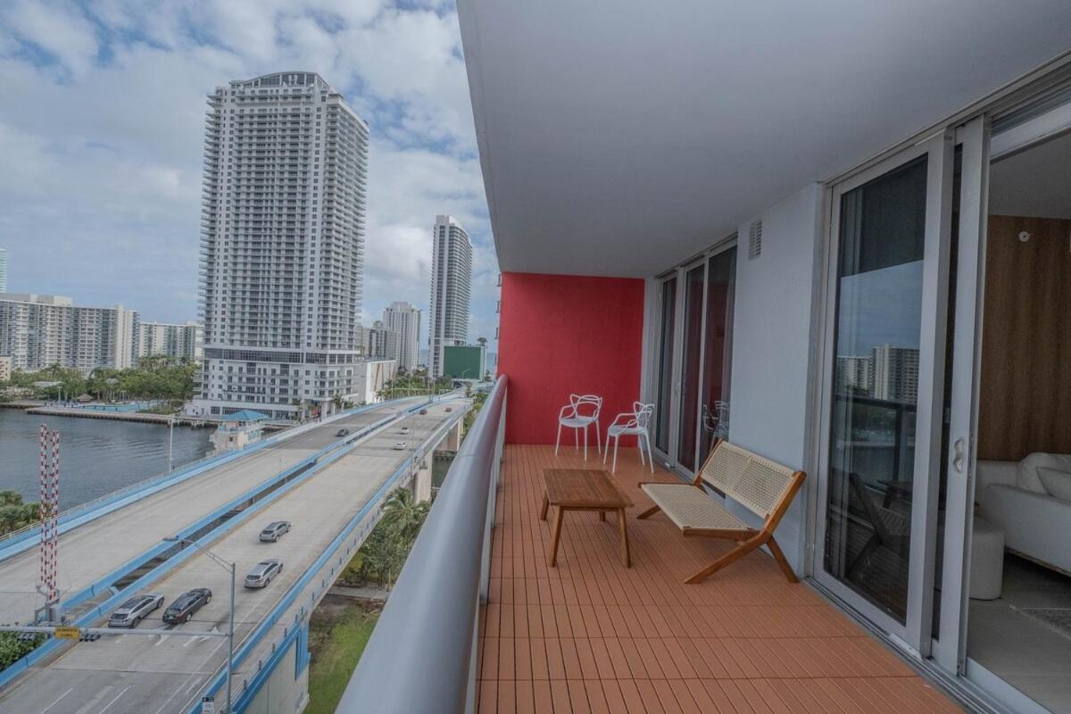 2B 2B Luxury Ocean Views Apt In Hallandale Beachアパートメント エクステリア 写真