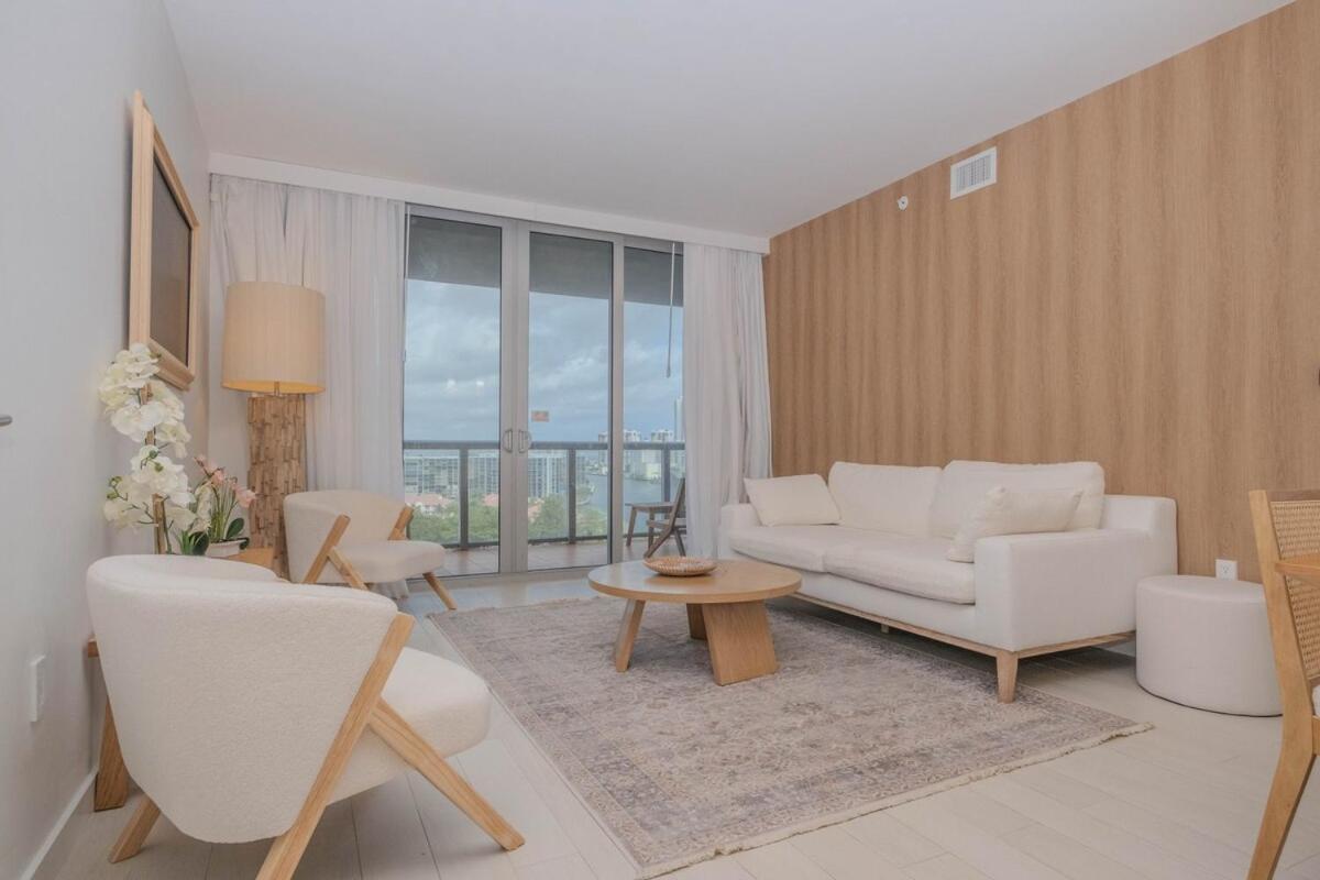 2B 2B Luxury Ocean Views Apt In Hallandale Beachアパートメント エクステリア 写真